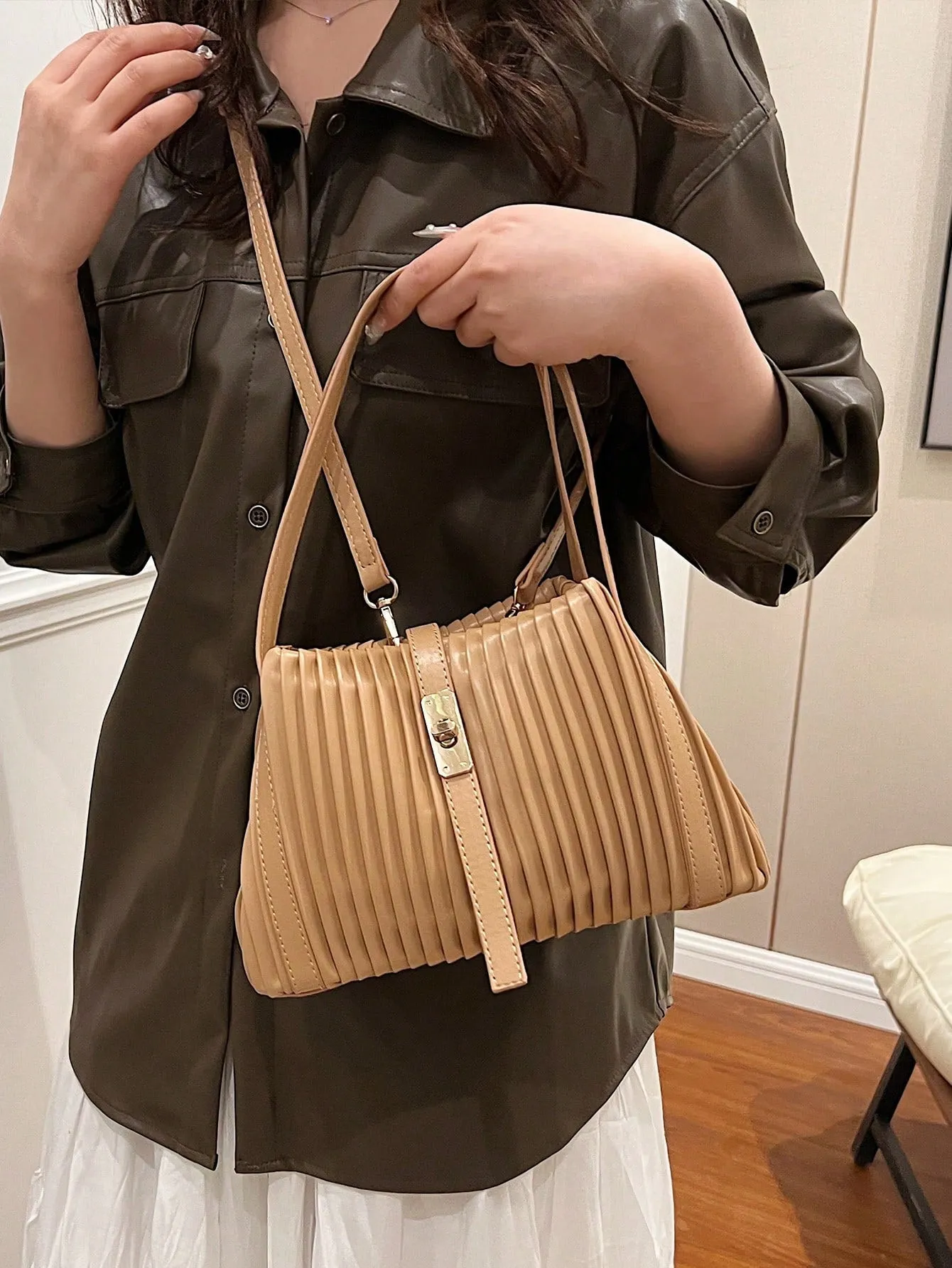 2024 New Arrivals: Cabbage Basket Style Solic Color Casual Fashion Handbag