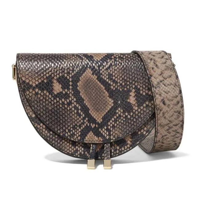 Chic CrocSaddle Vintage Leather Shoulder Bag