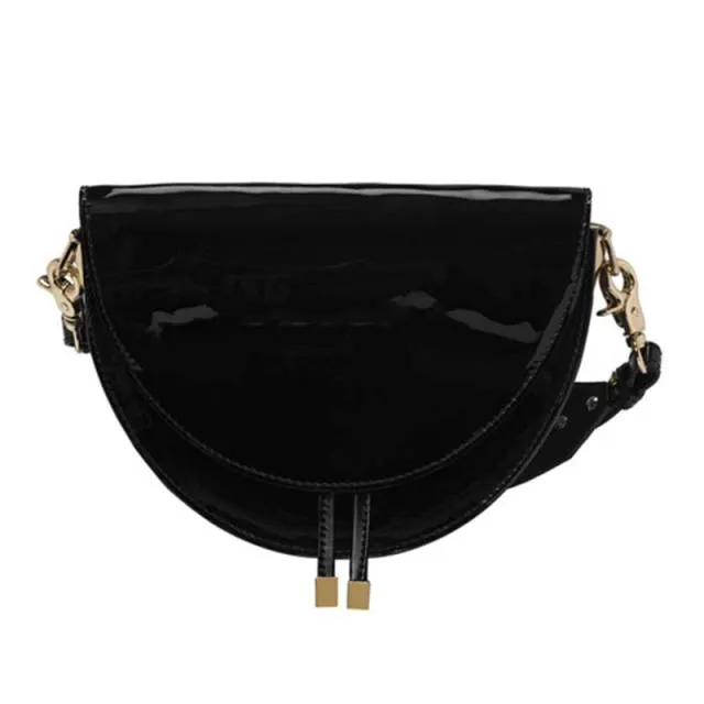 Chic CrocSaddle Vintage Leather Shoulder Bag