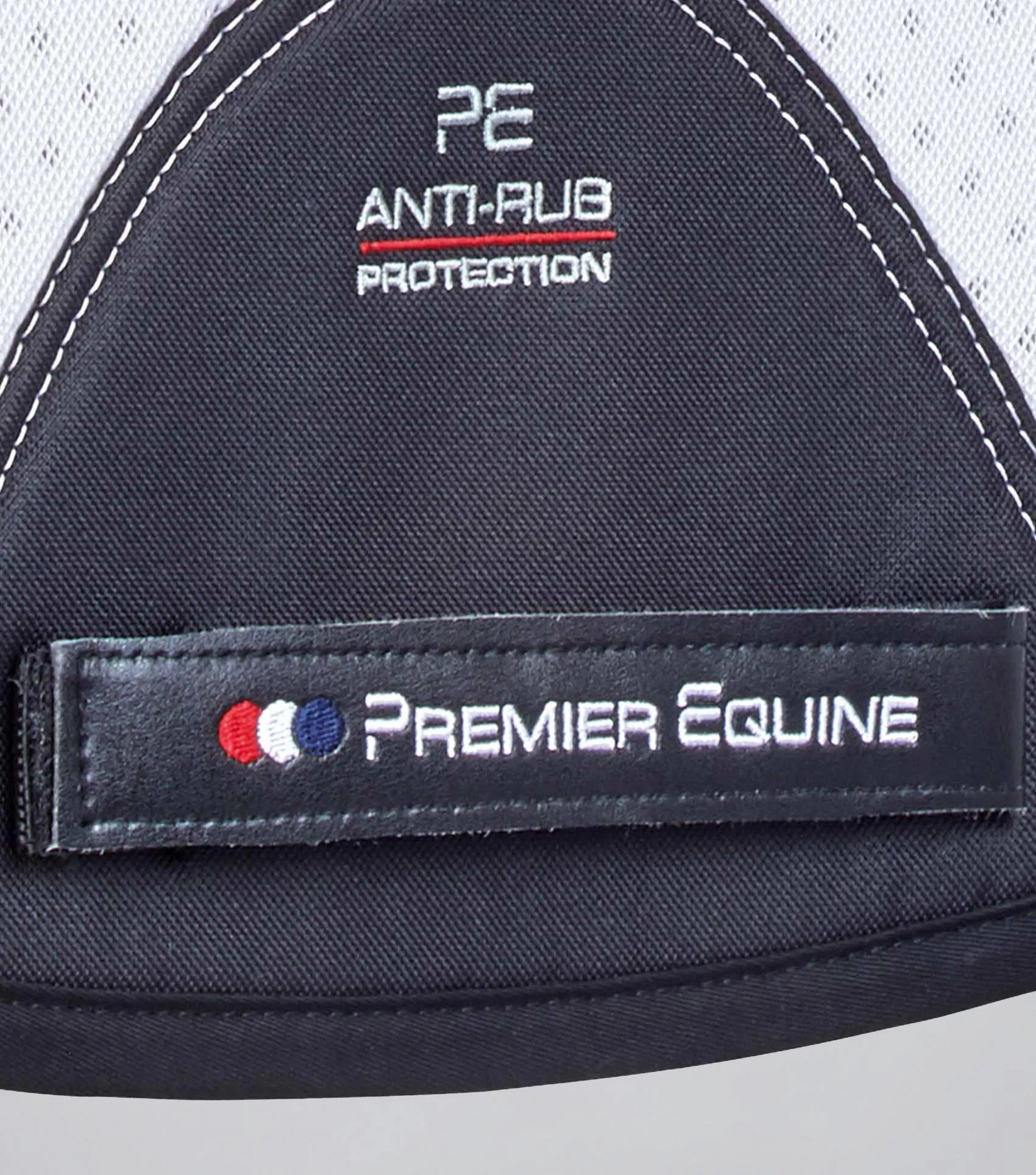 Close Contact Airtechnology Shockproof Wool Saddle Pad - GP/Jump Square White/Black Wool