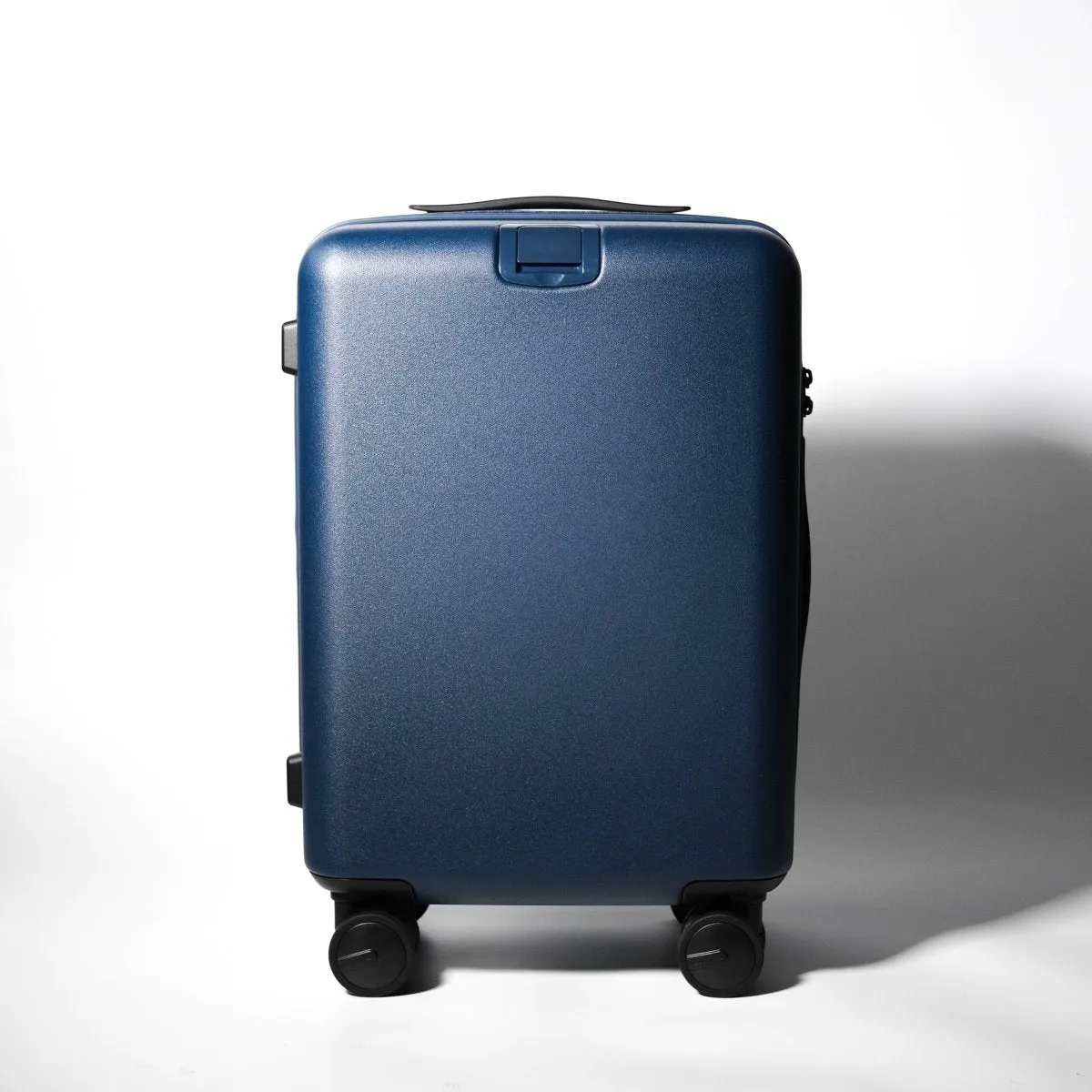 Essential Luxe Suitcase（Dark Blue）