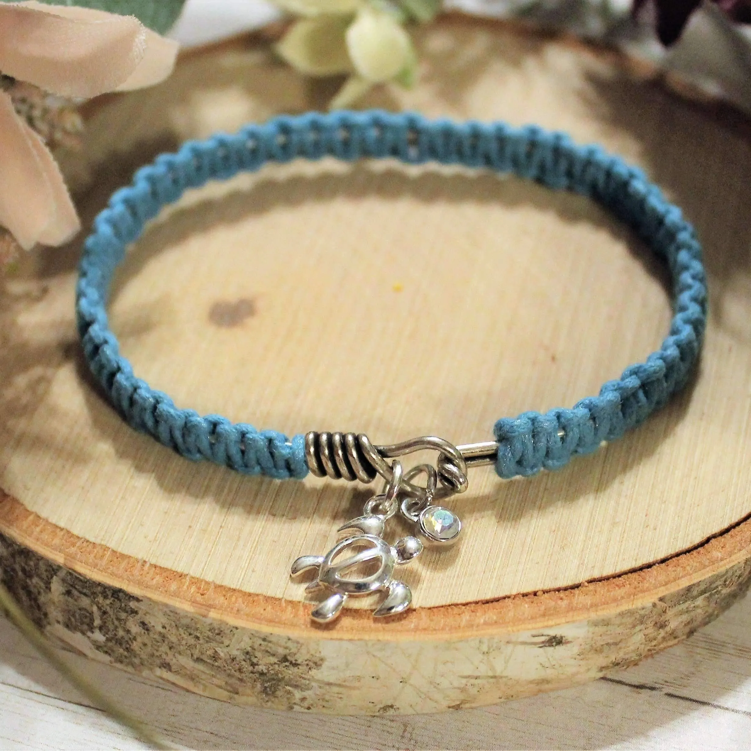 Hawaiian Honu Sea Turtle Macrame' Cuff bangle