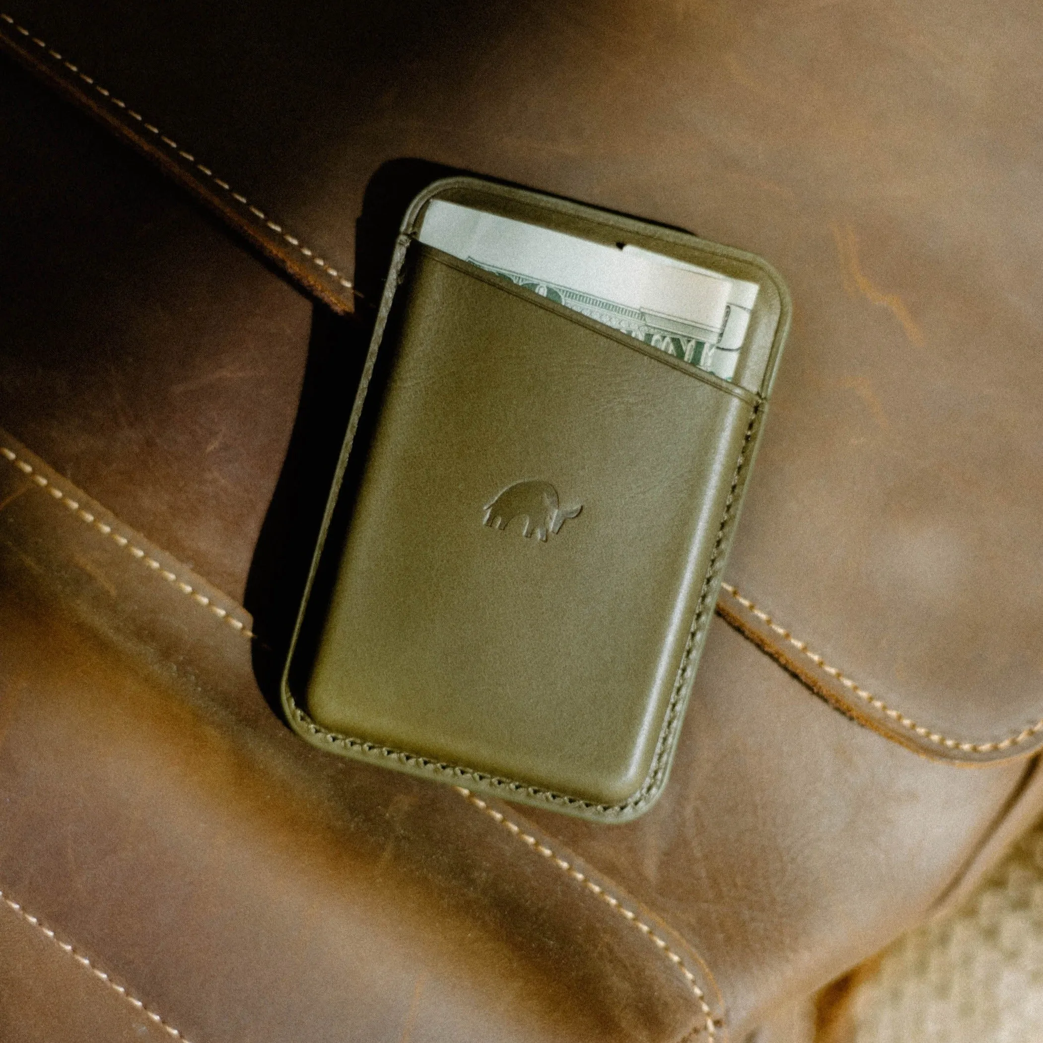 Leather Magnetic Wallet - Maverick