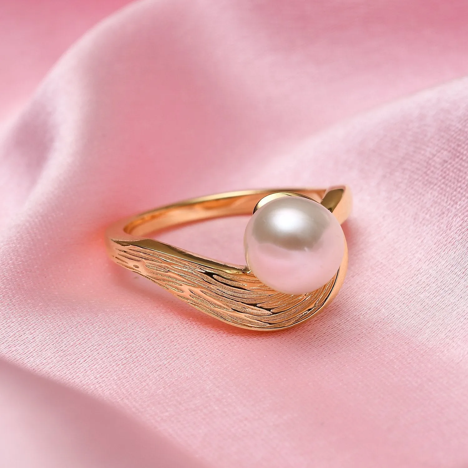 Ocean Wave Ring with White Freshwater Pearl