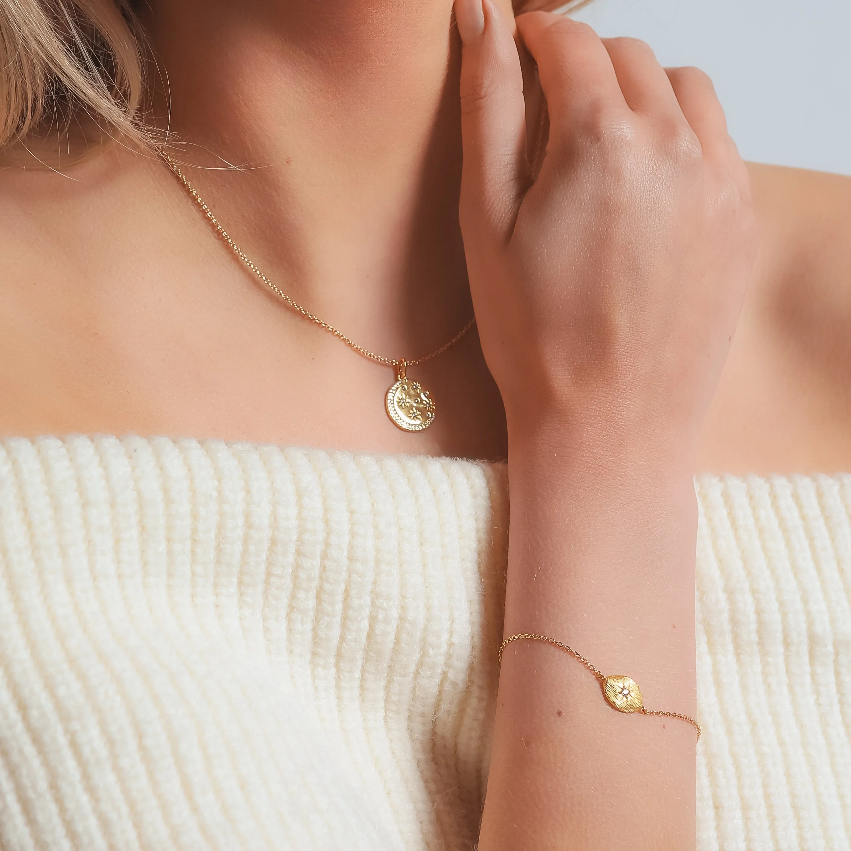 Paige Hammered Star Bracelet | 18K Gold Plated