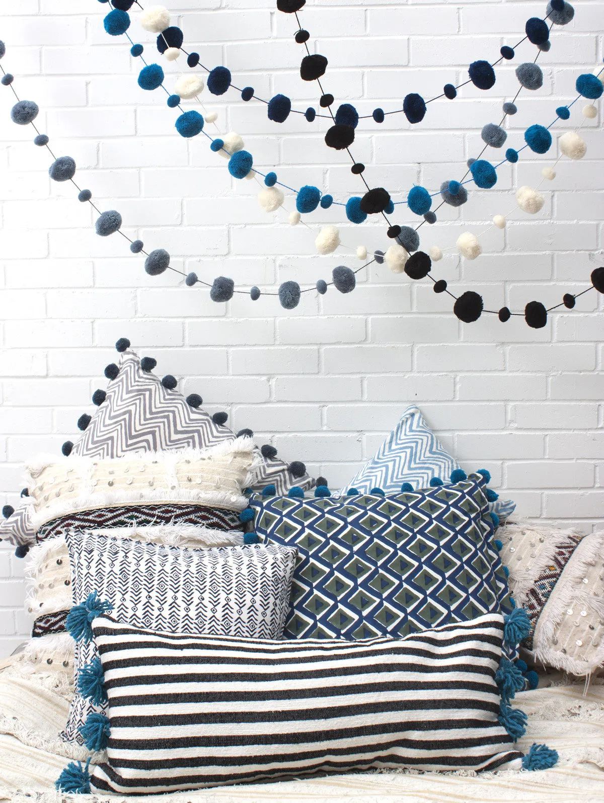 Pom Pom Garland, Teal